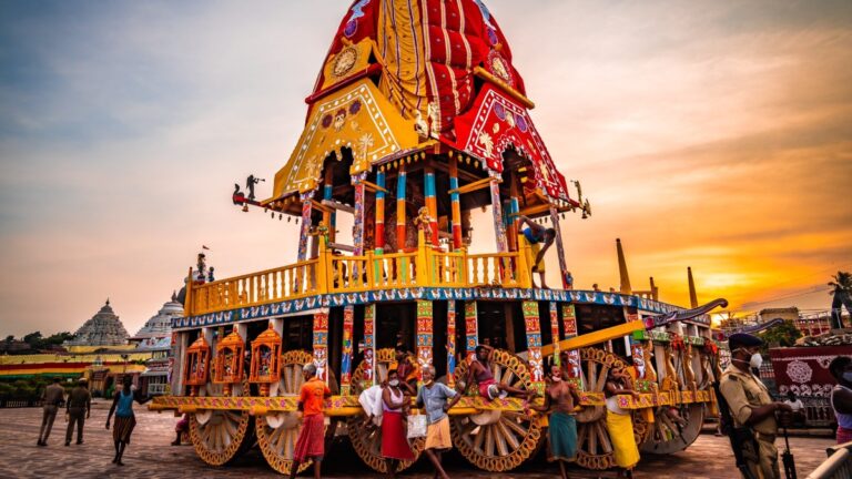 The Splendor of Wedding Jeep Rath and Shesha Jeep Rath by Champaranno